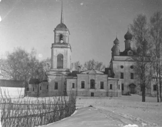  Каменная церковь с колокольней построена в 1809 г. Kostroma church