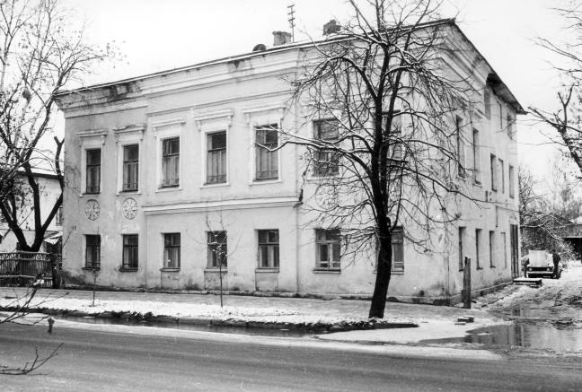 Архитектурные сооружения на улице Свердлова