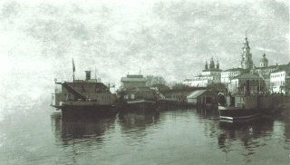  Левобережная набережная ниже собора с воды в туман