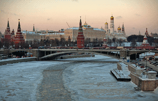  Городская архитектура на фотографиях. Кадры с Патриаршего моста. Photographer Timur Kostroma