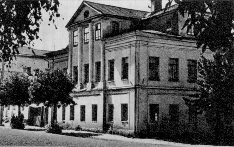 Галич. Один из старейших каменных домов города.