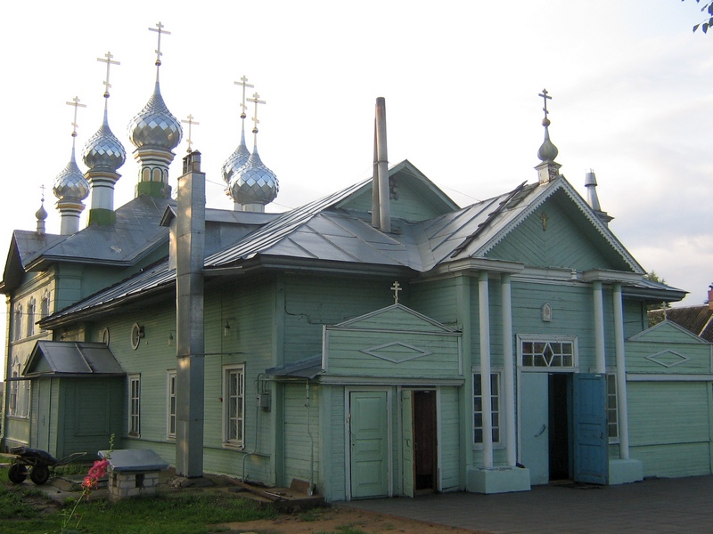 Рисунок 30 Покровская церковь (старообрядческая), д. Стрельниково. Фото 2003 г.